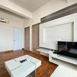 Luxury Spacious 3Br Apartment At Newton Residence Bandung By Travelio